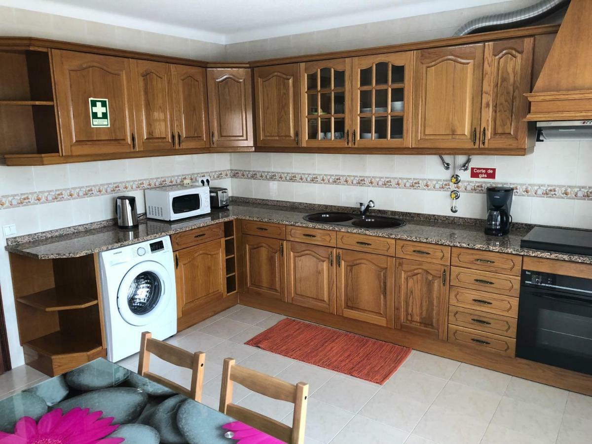 Olinda'S 2 Bedroom Apartment Лагуш Экстерьер фото